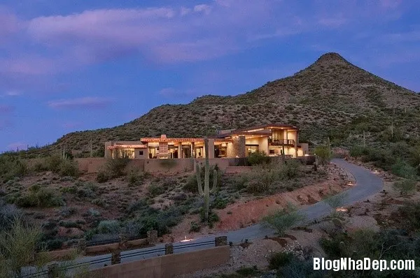 Ngôi nhà sang trọng như một viên ngọc khổng lổ giữa vùng hoang mạc Arizona ấn tượng