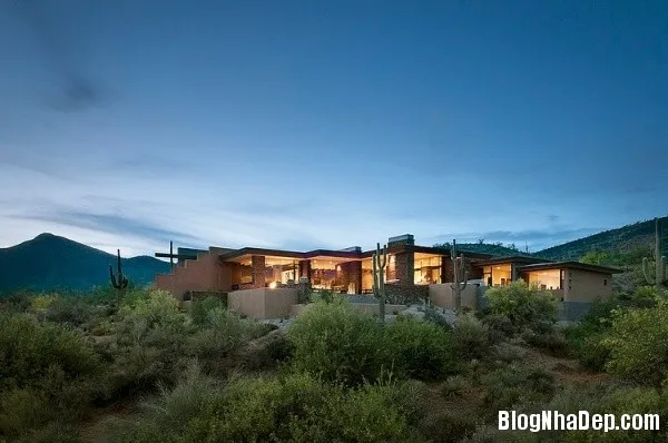 Ngôi nhà sang trọng như một viên ngọc khổng lổ giữa vùng hoang mạc Arizona ấn tượng