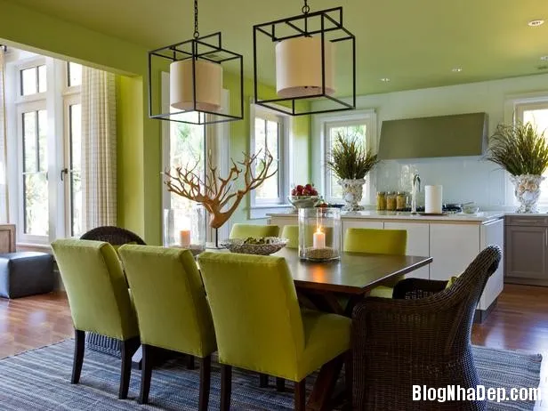 Ý tưởng cho gian bếp kết hợp với bàn ăn tông xanh dễ chịu