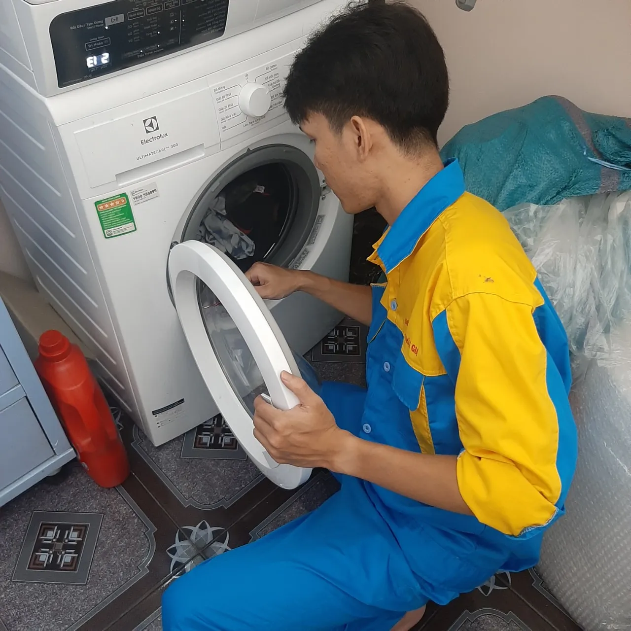 Máy Giặt Electrolux Không Mở Được Cửa ⚡️ Nguyên Nhân & Giải Pháp