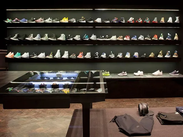 Top +10 Shop Giày Sneaker Tại TPHCM Chất & Giá Tốt Nhất